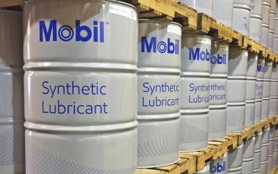 Mobil Synthetic lubricant drums